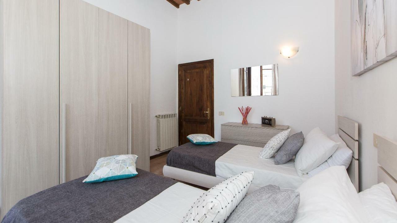 In Rome - Santa Maria Novella Palace Apartment Florenz
